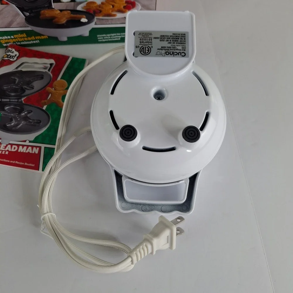 CucinaPro Waffle Wow Gingerbread Man Mini Waffle Maker White‎ 3300 Holiday
